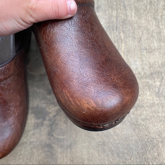 Dansko Pro Xp Floral Tooled Brown Leather Clogs 41 - Picture 6 of 10